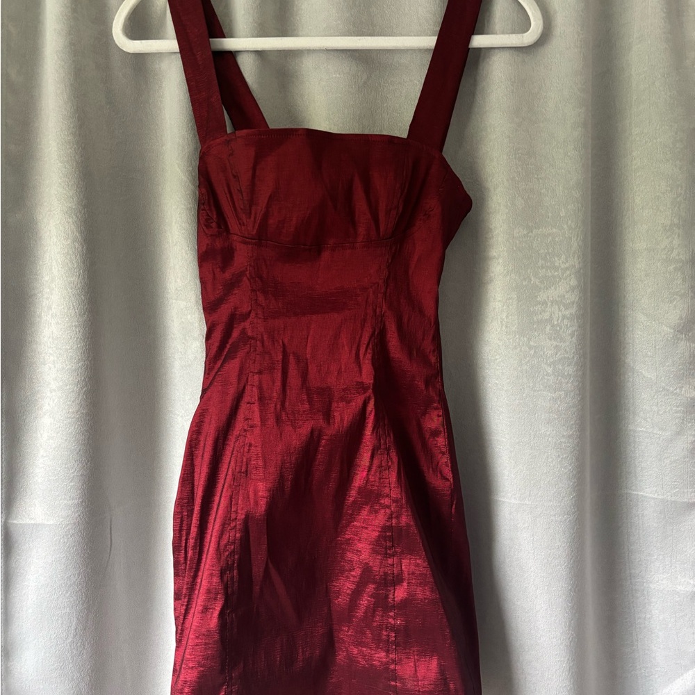 Lucy in the Sky Red Reese Jacquard Dress in Burgundy Bow Tie-Back